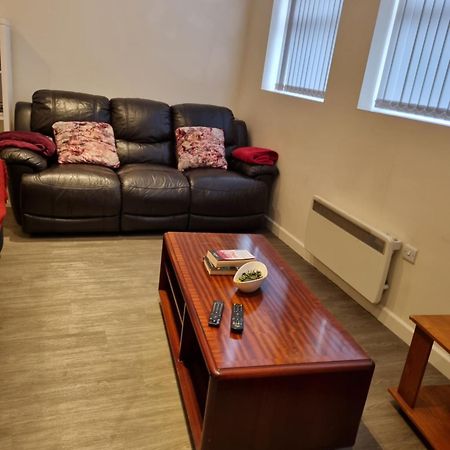 Central Long Eaton Home: Spacious Apartment with High-Speed Wi-Fi Exterior photo