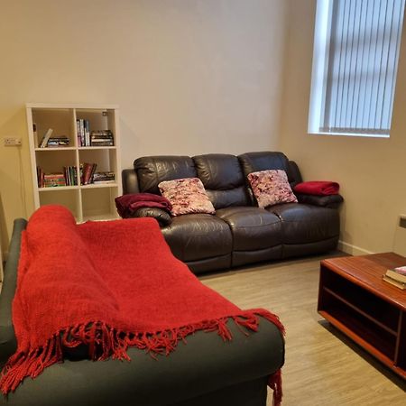 Central Long Eaton Home: Spacious Apartment with High-Speed Wi-Fi Exterior photo