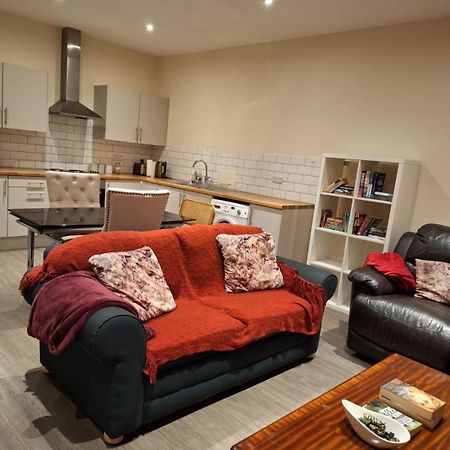 Central Long Eaton Home: Spacious Apartment with High-Speed Wi-Fi Exterior photo