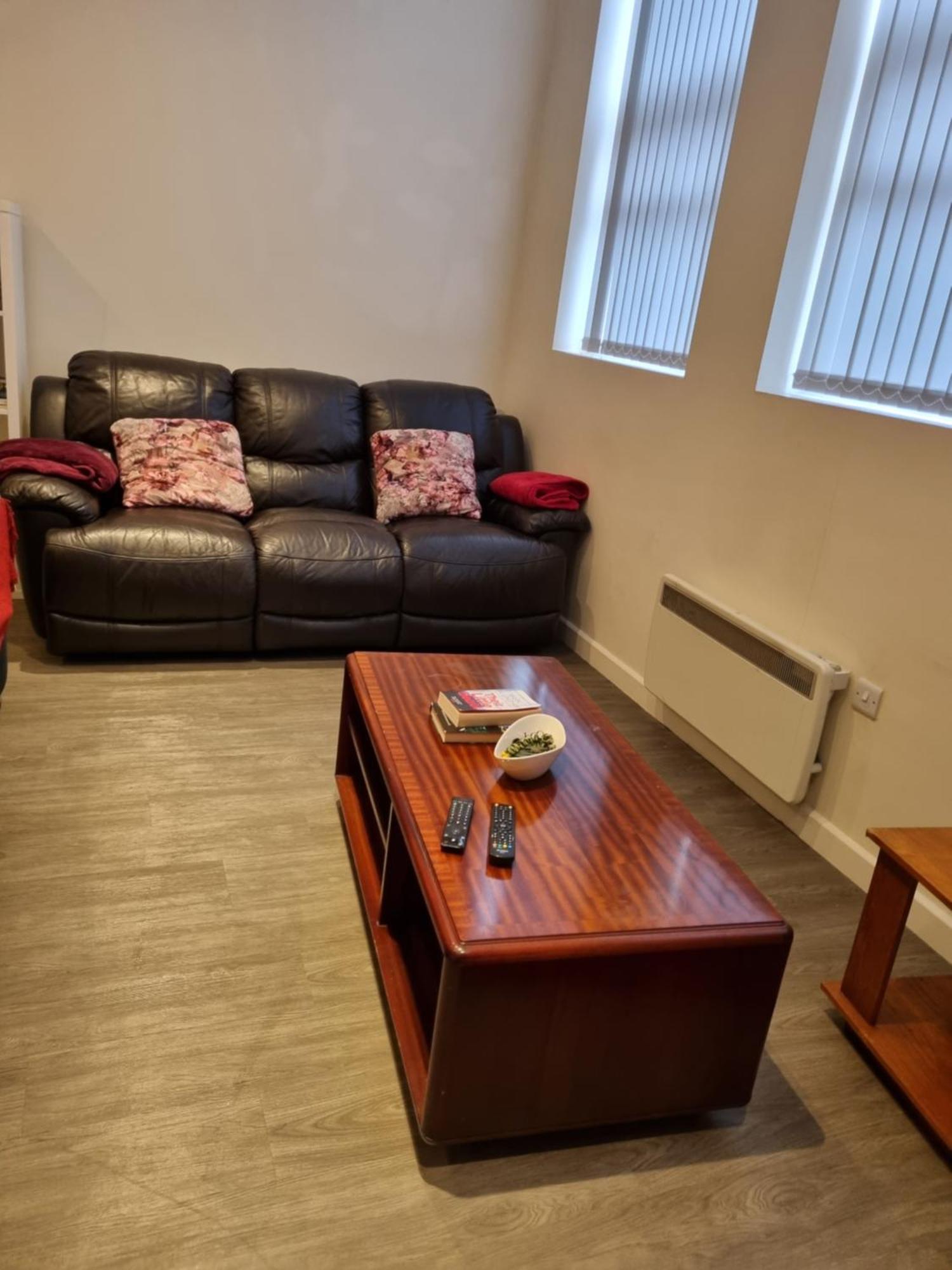 Central Long Eaton Home: Spacious Apartment with High-Speed Wi-Fi Exterior photo