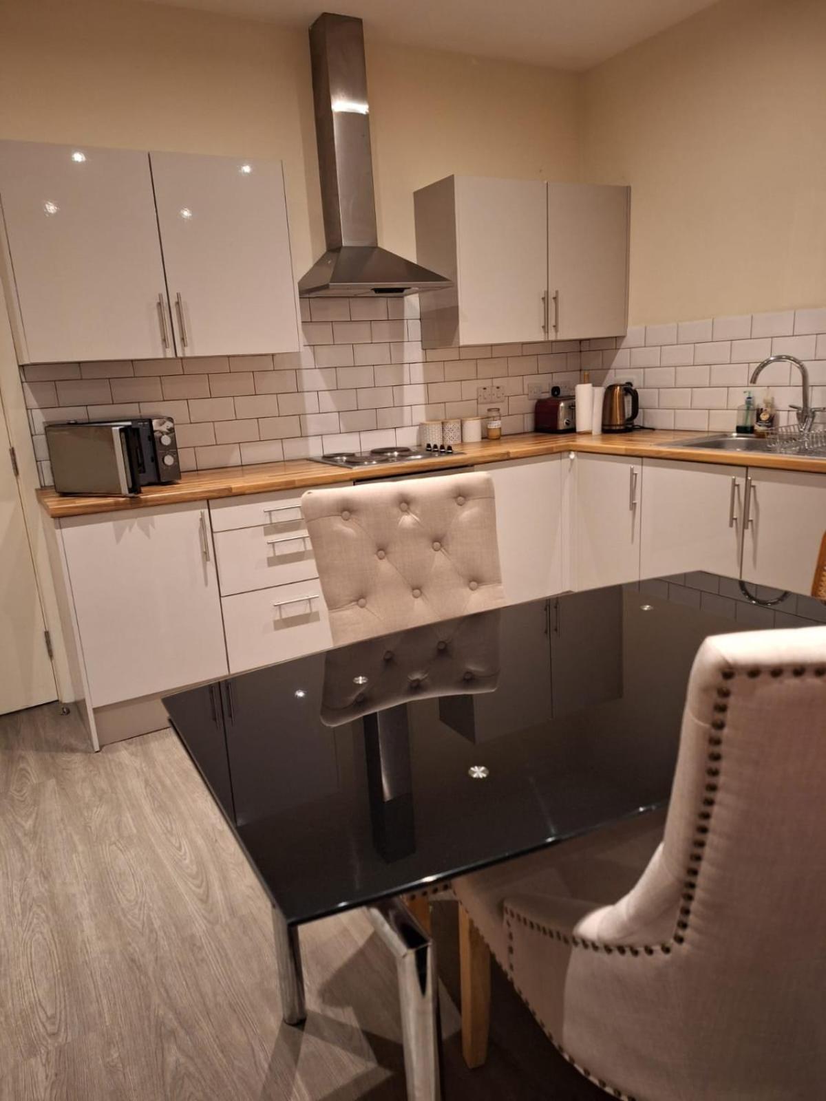 Central Long Eaton Home: Spacious Apartment with High-Speed Wi-Fi Exterior photo